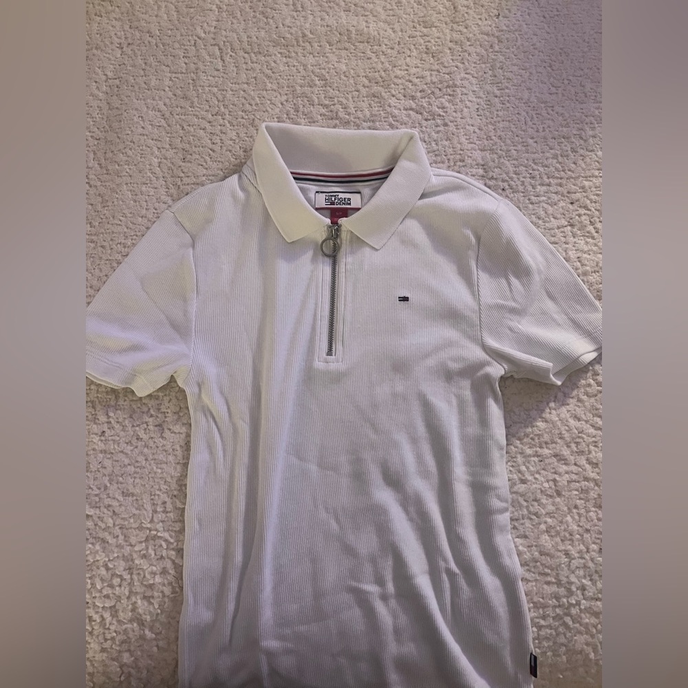 Tommy Hilfiger T shirt